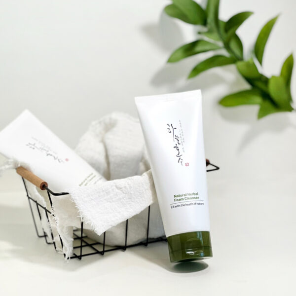 SKYLAKE Hosu Naural Herbal Foam Cleanser